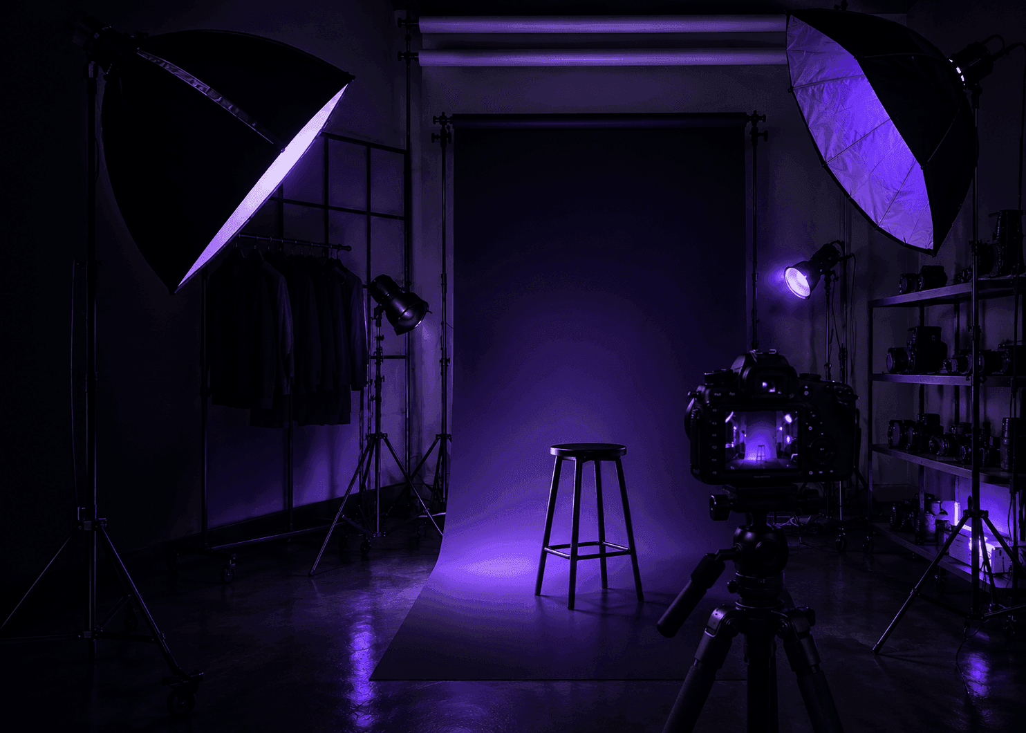 Set de fotografía de Gii Studio con luz violeta